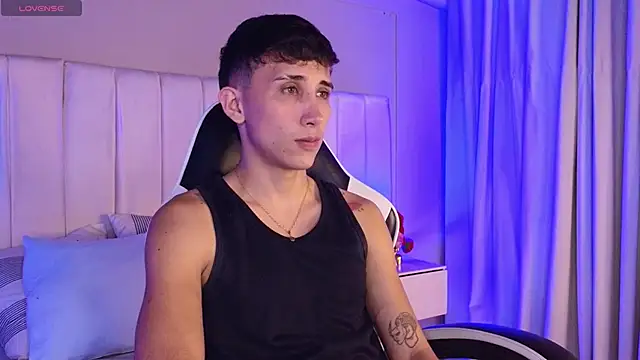 Snapshot of rome_hard chatting on February 25, 7:25 pm rome hard online show from February 25, 7:25 pm