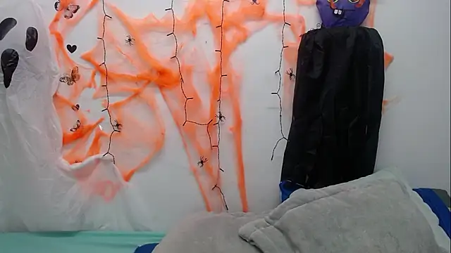 dulcenia rose online show from October 22, 1:43 pm