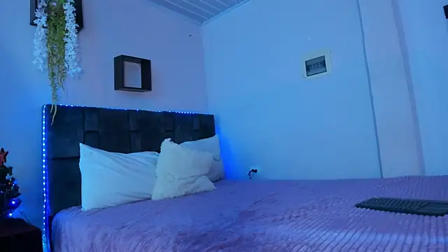 kitty myers online show from December 22, 2:28 pm