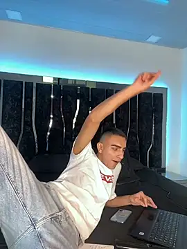 CJ 579 online show from January 24, 5:53 pm