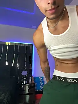 CJ 579 online show from March 23, 7:58 pm