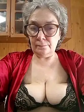Snapshot of IrinaSweet54 chatting on May 21, 8:12 am IrinaSweet54 online show from May 21, 8:12 am