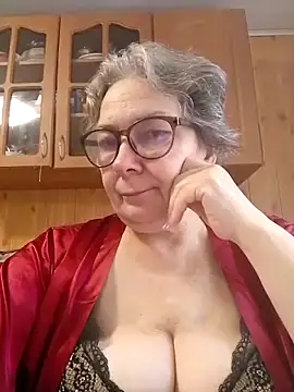 Snapshot of IrinaSweet54 chatting on November 20, 9:43 am IrinaSweet54 online show from November 20, 9:43 am