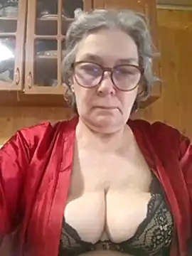 Snapshot of IrinaSweet54 chatting on April 30, 7:04 am IrinaSweet54 online show from April 30, 7:04 am