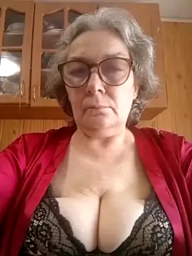 Snapshot of IrinaSweet54 chatting on May 26, 8:01 am IrinaSweet54 online show from May 26, 8:01 am