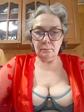 Snapshot of IrinaSweet54 chatting on May 14, 8:11 am IrinaSweet54 online show from May 14, 8:11 am