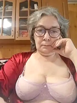 Snapshot of IrinaSweet54 chatting on July 24, 10:11 am IrinaSweet54 online show from July 24, 10:11 am