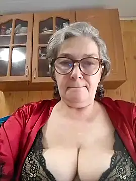 Snapshot of IrinaSweet54 chatting on June 28, 9:04 am IrinaSweet54 online show from June 28, 9:04 am