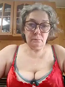 Snapshot of IrinaSweet54 chatting on May 7, 7:23 am IrinaSweet54 online show from May 7, 7:23 am