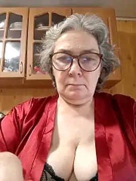 Snapshot of IrinaSweet54 chatting on May 10, 7:34 am IrinaSweet54 online show from May 10, 7:34 am