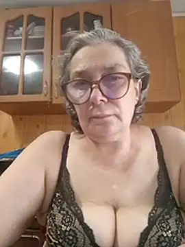 Snapshot of IrinaSweet54 chatting on June 29, 9:38 am IrinaSweet54 online show from June 29, 9:38 am