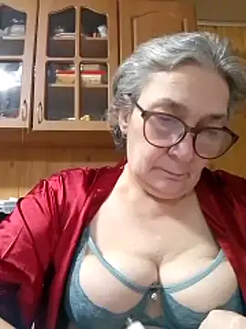 Snapshot of IrinaSweet54 chatting on November 24, 6:30 pm IrinaSweet54 online show from November 24, 6:30 pm