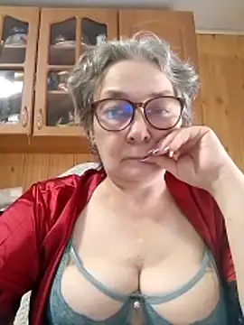 Snapshot of IrinaSweet54 chatting on November 14, 9:02 am IrinaSweet54 online show from November 14, 9:02 am