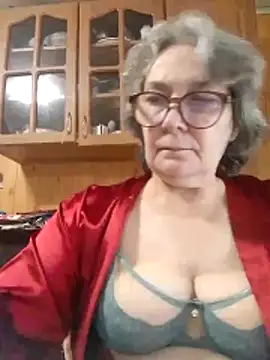 Snapshot of IrinaSweet54 chatting on June 14, 8:48 am IrinaSweet54 online show from June 14, 8:48 am