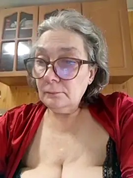 Snapshot of IrinaSweet54 chatting on July 18, 9:51 am IrinaSweet54 online show from July 18, 9:51 am