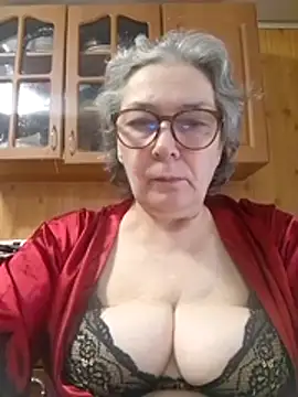 Snapshot of IrinaSweet54 chatting on April 28, 7:57 am IrinaSweet54 online show from April 28, 7:57 am