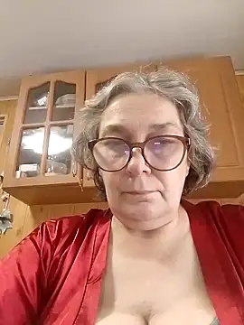 Snapshot of IrinaSweet54 chatting on May 15, 7:28 am IrinaSweet54 online show from May 15, 7:28 am