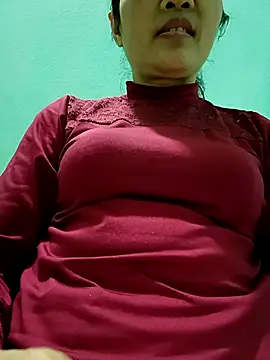 Snapshot of Lovepussyhair chatting on February 5, 2:02 pm Lovepussyhair online show from February 5, 2:02 pm