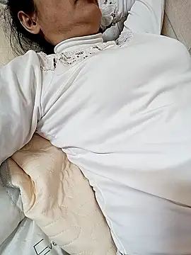 Snapshot of Lovepussyhair chatting on January 11, 3:02 am Lovepussyhair online show from January 11, 3:02 am