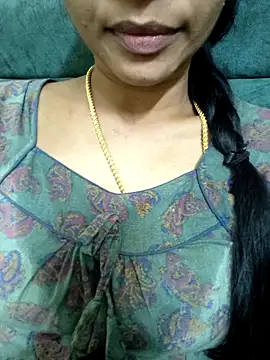 Snapshot of Ambika01 chatting on April 17, 1:58 pm Ambika01 online show from April 17, 1:58 pm