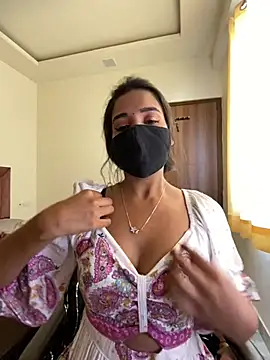 Snapshot of miss_lina chatting on February 15, 4:58 am miss lina online show from February 15, 4:58 am