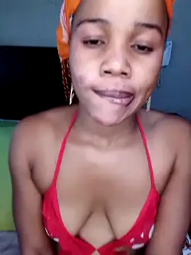 Snapshot of cattallinna98 chatting on December 5, 1:01 pm cattallinna98 online show from December 5, 1:01 pm