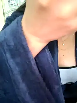 Snapshot of princess_katey chatting on October 16, 6:43 am princess katey online show from October 16, 6:43 am