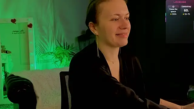 Ariell Margot  online show from April 14, 5:45 am