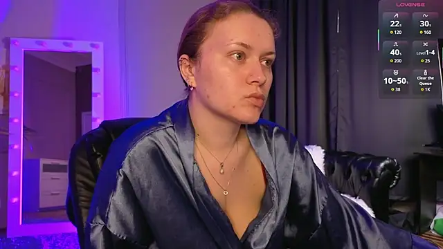 Snapshot of Ariell_Margot_ chatting on May 15, 5:27 am Ariell Margot online show from May 15, 5:27 am