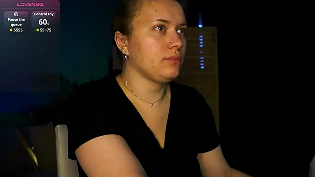 Snapshot of Ariell_Margot_ chatting on November 14, 7:45 am Ariell Margot online show from November 14, 7:45 am