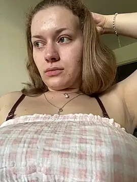 Snapshot of Ariell_Margot_ chatting on June 7, 12:21 pm Ariell Margot online show from June 7, 12:21 pm