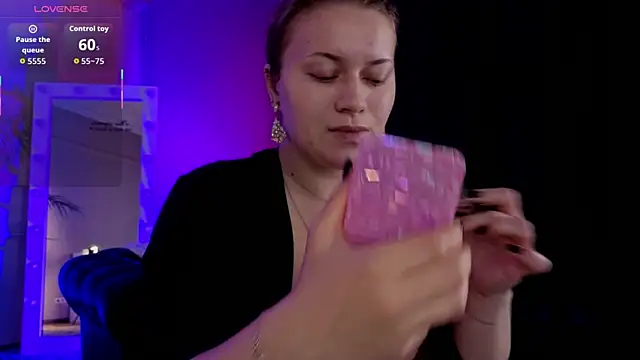 Ariell Margot  online show from January 10, 7:25 am