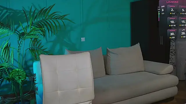 Snapshot of Ariell_Margot_ chatting on May 21, 5:05 am Ariell Margot online show from May 21, 5:05 am