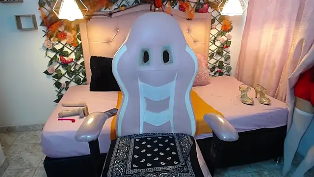 ElizabethSweet  online show from November 1, 7:30 pm