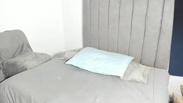 Snapshot of sarah__bigboobs chatting on November 27, 11:32 am sarah bigboobs online show from November 27, 11:32 am