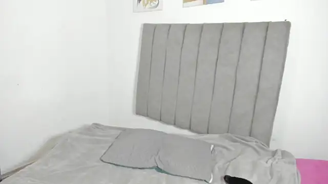 Snapshot of sarah__bigboobs chatting on October 23, 7:07 am sarah bigboobs online show from October 23, 7:07 am