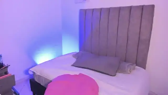 Snapshot of sarah__bigboobs chatting on October 24, 6:56 am sarah bigboobs online show from October 24, 6:56 am