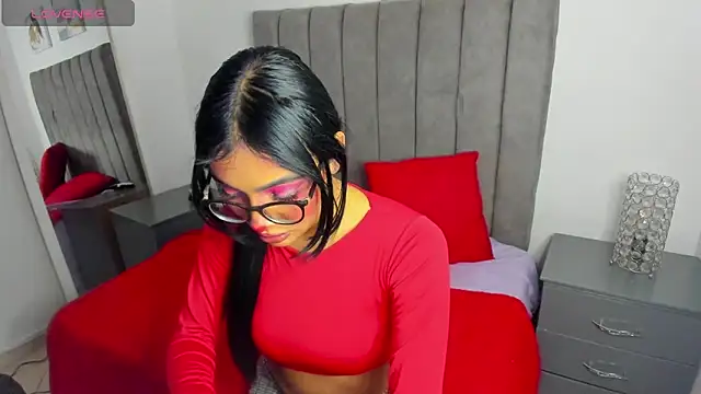 Snapshot of sarah__bigboobs chatting on February 3, 2:13 pm sarah bigboobs online show from February 3, 2:13 pm