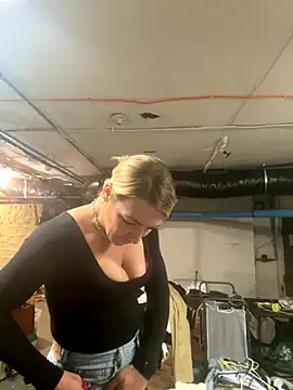 Snapshot of camdanz777 chatting on September 19, 4:55 pm camdanz777 online show from September 19, 4:55 pm