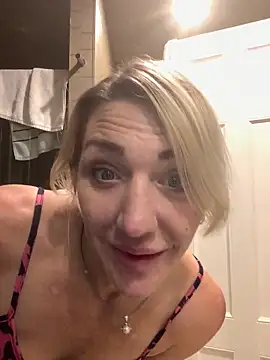 Snapshot of camdanz777 chatting on September 24, 9:05 am camdanz777 online show from September 24, 9:05 am