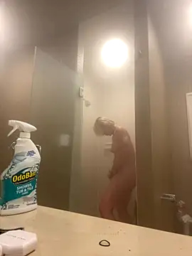 Snapshot of camdanz777 chatting on September 23, 10:11 am camdanz777 online show from September 23, 10:11 am