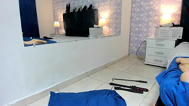 Snapshot of BritneySweet_ chatting on February 11, 10:39 pm BritneySweet online show from February 11, 10:39 pm