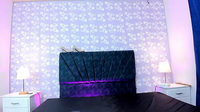 Snapshot of BritneySweet_ chatting on February 22, 4:04 am BritneySweet online show from February 22, 4:04 am