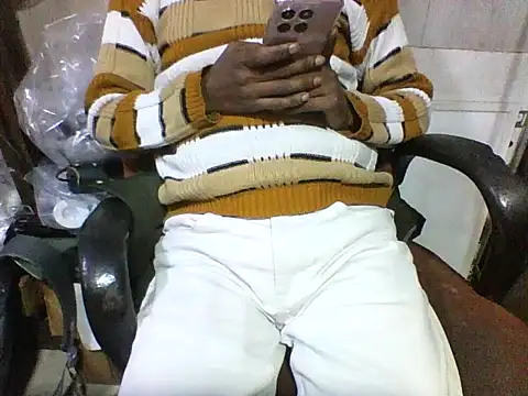 Snapshot of Desi_GfBf chatting on February 12, 1:33 pm Desi GfBf online show from February 12, 1:33 pm