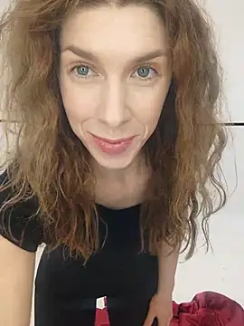 Snapshot of YourSuperModel chatting on November 16, 9:58 am YourSuperModel online show from November 16, 9:58 am