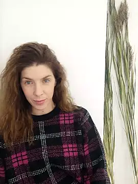 Snapshot of YourSuperModel chatting on November 10, 5:23 am YourSuperModel online show from November 10, 5:23 am