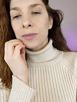 Snapshot of YourSuperModel chatting on January 18, 2:09 pm YourSuperModel online show from January 18, 2:09 pm