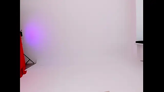 YourSuperModel online show from April 6, 5:52 am