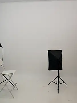 YourSuperModel online show from October 5, 6:48 am