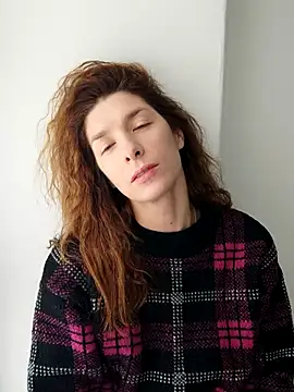 Snapshot of YourSuperModel chatting on November 2, 6:29 am YourSuperModel online show from November 2, 6:29 am